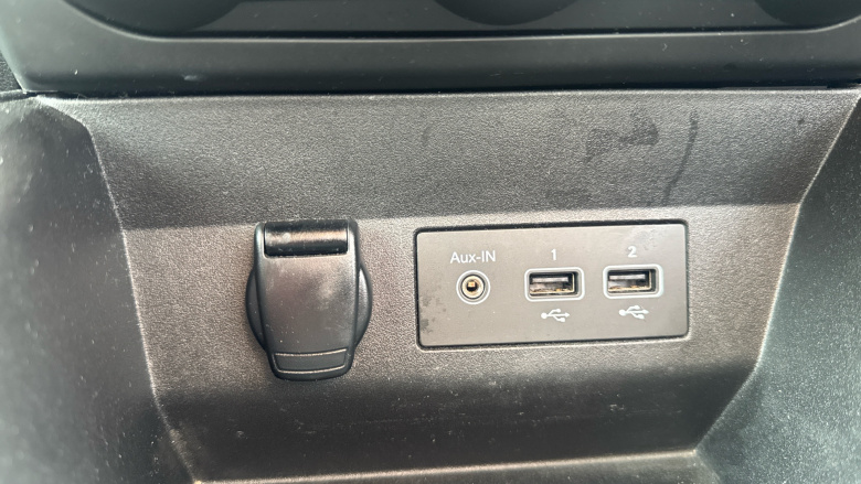 Renault Clio 1.0 TCe 100 Iconic 5dr Petrol Hatchback